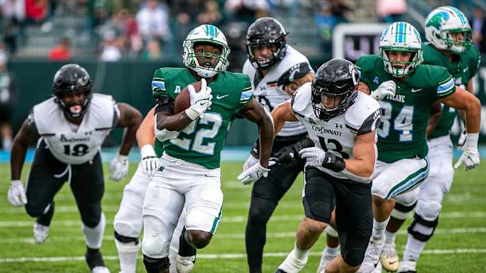 Tyjae Spears running back Tulane - versus Cincinnati in 2021